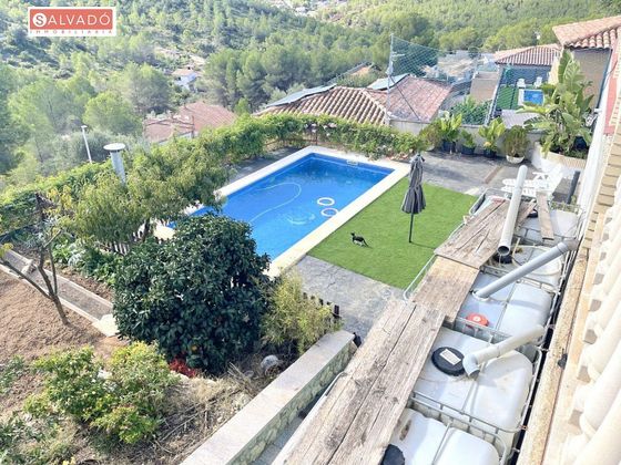 Foto 1 de Chalet en venta en Castellet i la Gornal de 8 habitaciones con terraza y piscina