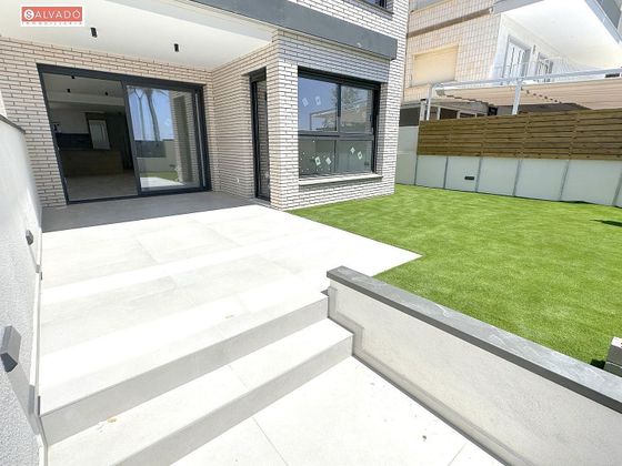 Foto 2 de Piso en venta en Segur Platja de 3 habitaciones con terraza y jardín