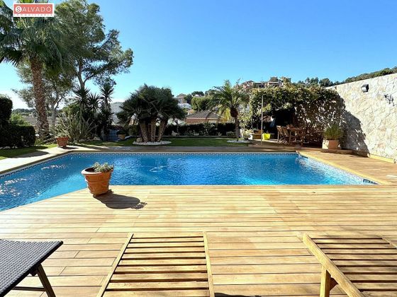Foto 1 de Xalet en venda a Segur de Calafell de 5 habitacions amb terrassa i piscina