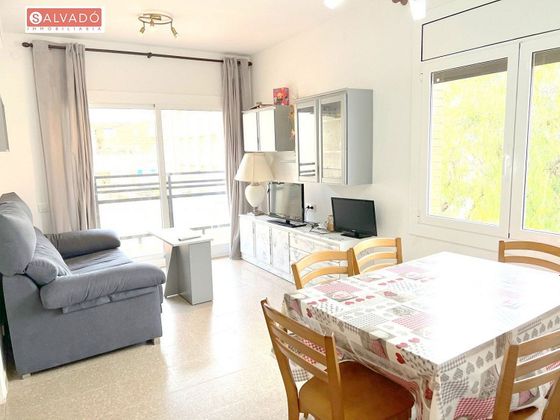 Foto 2 de Piso en alquiler en Segur Platja de 2 habitaciones con terraza y balcón