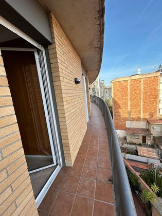 Foto 1 de Piso en venta en Mas Masó - Hospital de 4 habitaciones con balcón y calefacción