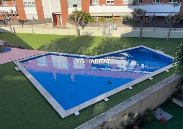 Foto 1 de Pis en venda a Montgat de 3 habitacions amb terrassa i piscina
