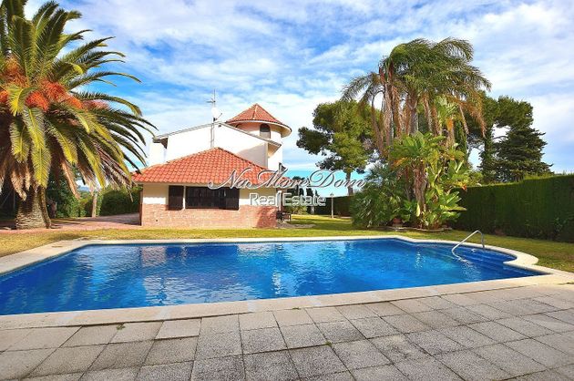 Foto 1 de Xalet en venda a Cap Salou de 4 habitacions amb piscina i garatge