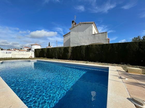 Foto 1 de Casa adossada en venda a calle Espigol de 3 habitacions amb terrassa i piscina