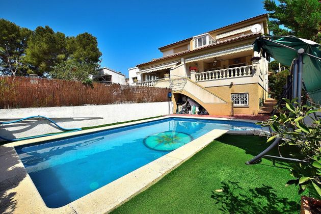 Foto 1 de Casa en venda a Segur de Calafell de 5 habitacions amb terrassa i piscina