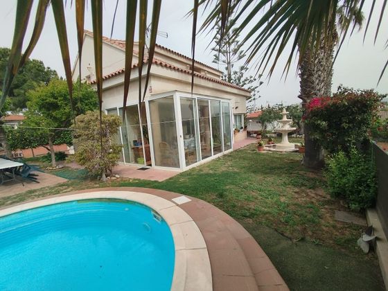 Foto 1 de Xalet en venda a L'Aragai - Prat de Vilanova de 4 habitacions amb terrassa i piscina