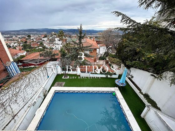 Foto 1 de Venta de chalet en Ciutat Diagonal - La Miranda - La Mallola de 7 habitaciones con terraza y piscina