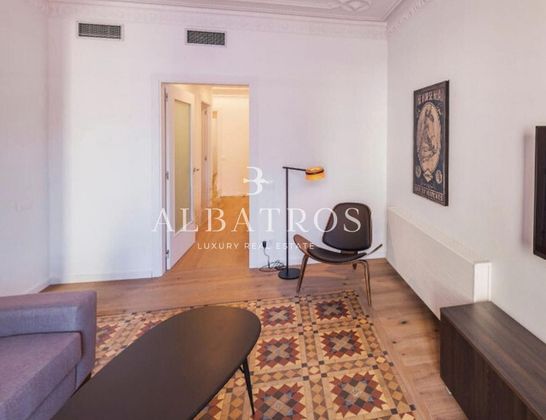 Foto 2 de Alquiler de piso en El Raval de 3 habitaciones con muebles y aire acondicionado