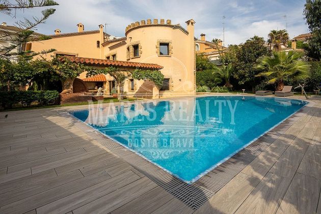 Foto 1 de Xalet en venda a calle Domènech Carles de 6 habitacions amb terrassa i piscina