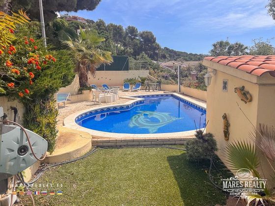 Foto 2 de Xalet en venda a Roca Grossa - Serra Brava de 7 habitacions amb terrassa i piscina