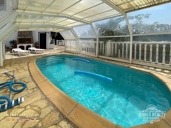 Foto 1 de Chalet en venta en Palafolls de 4 habitaciones con terraza y piscina
