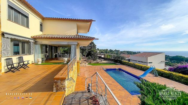 Foto 1 de Xalet en venda a Santa María de Llorell de 4 habitacions amb terrassa i piscina