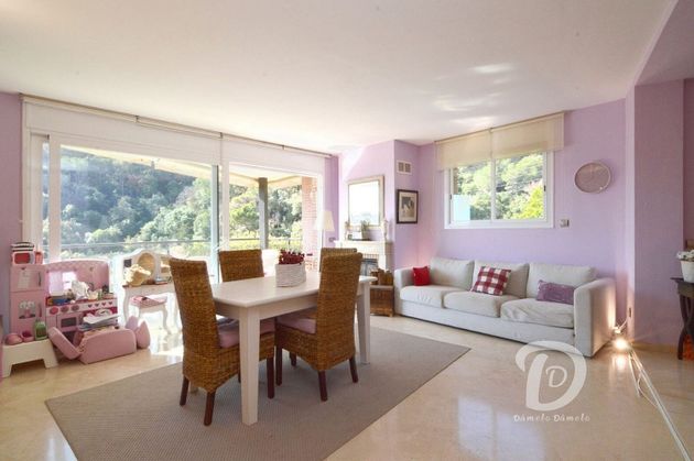 Foto 2 de Casa adossada en venda a Premià de Dalt de 4 habitacions amb terrassa i piscina