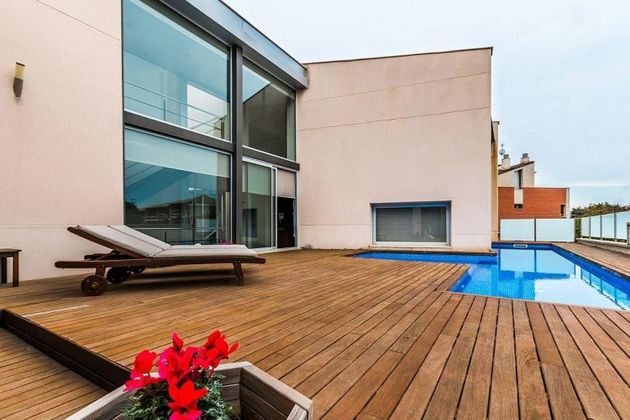 Foto 1 de Chalet en venta en Centre - Castellar del Vallès de 3 habitaciones con terraza y piscina