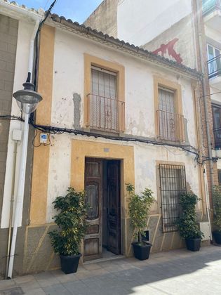 Foto 1 de Casa en venda a Casco Antiguo de 4 habitacions amb terrassa i jardí