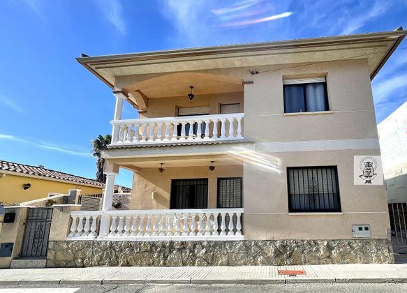Foto 1 de Chalet en venta en Ardiaca - La Llosa de 4 habitaciones con terraza y garaje