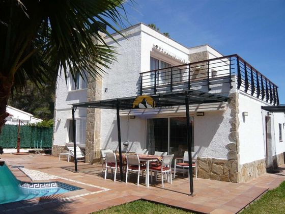 Foto 1 de Chalet en venta en Calafat de 3 habitaciones con terraza y piscina