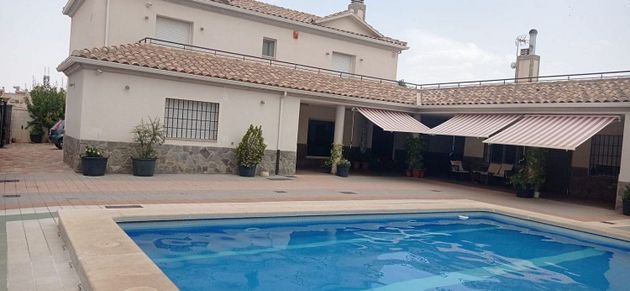 Foto 1 de Xalet en venda a Santa Cruz - Industria - Polígono Campollano de 6 habitacions amb terrassa i piscina