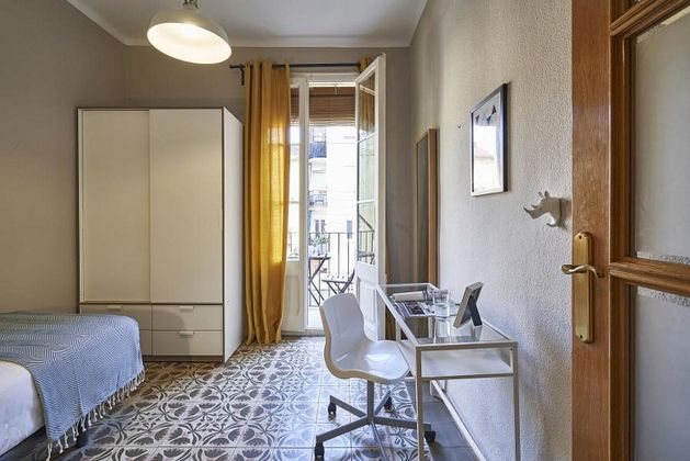 Foto 1 de Alquiler de piso en calle De Pavia de 3 habitaciones con muebles y balcón