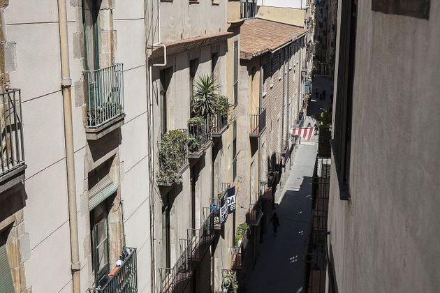 Foto 1 de Estudi en lloguer a calle De Sant Pere Més Baix amb mobles i calefacció