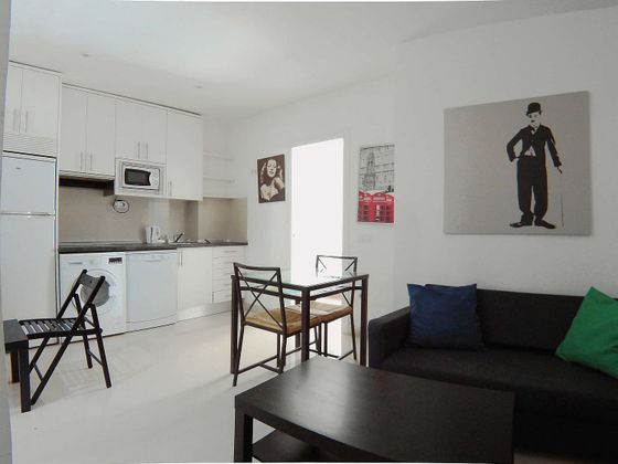 Foto 2 de Piso en alquiler en calle De Antonio Zamora de 2 habitaciones con muebles y calefacción