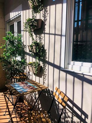 Foto 2 de Alquiler de estudio en calle De Los Condes de Torreanaz con muebles y aire acondicionado