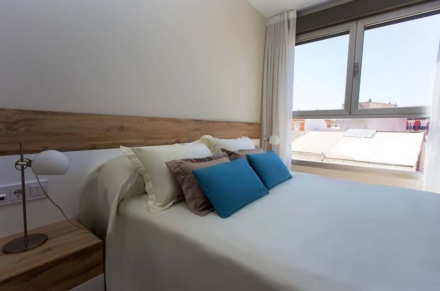 Foto 2 de Piso en alquiler en avenida De Peris i Valero de 1 habitación con muebles y balcón