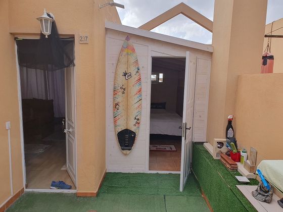 Foto 2 de Piso en venta en calle Valle de Los Mosquitos de 1 habitación con terraza y piscina