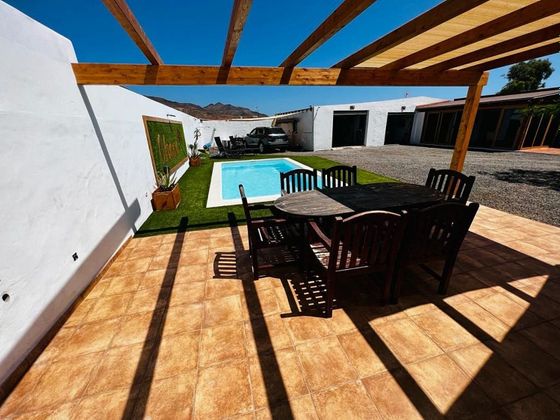 Foto 2 de Chalet en venta en calle Caserio de la Angurria de 2 habitaciones con terraza y piscina