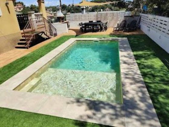 Foto 2 de Xalet en venda a calle Gardenia de 4 habitacions amb terrassa i piscina