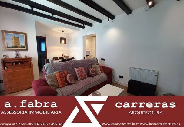 Foto 1 de Casa en venta en Cervelló de 4 habitaciones con terraza y piscina