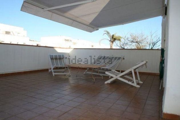 Foto 2 de Piso en venta en San Isidro - Campohermoso de 2 habitaciones con terraza y piscina