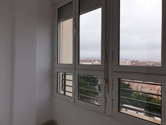 Foto 2 de Piso en venta en Barrio Alto - San Félix - Oliveros - Altamira de 3 habitaciones con ascensor