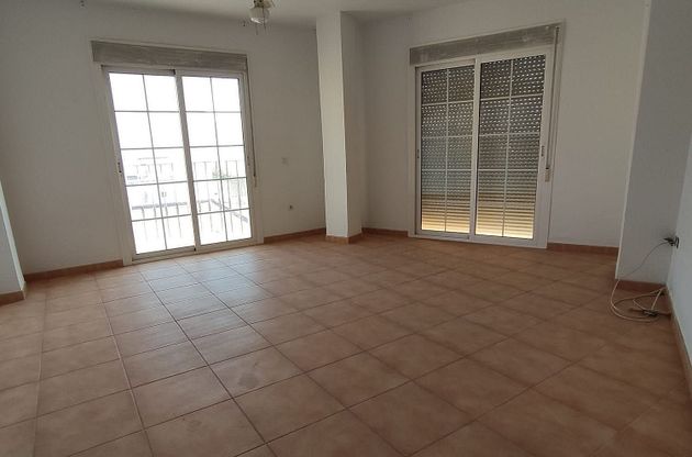 Foto 1 de Piso en venta en Carretera Mojonera – Cortijos de Marín de 3 habitaciones con garaje y balcón