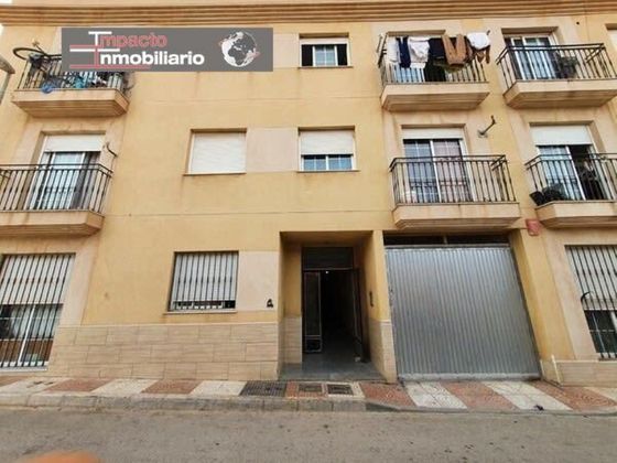 Foto 1 de Piso en venta en Carretera Mojonera – Cortijos de Marín de 3 habitaciones con ascensor