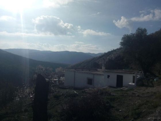 Foto 1 de Casa rural en venda a Cástaras de 4 habitacions amb jardí