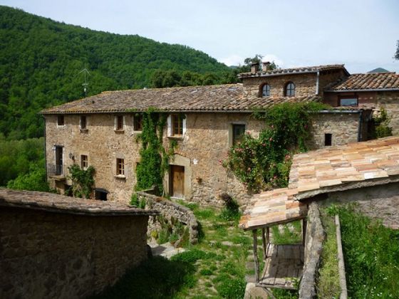 Foto 1 de Xalet en venda a Vall de Bianya, la de 6 habitacions amb terrassa i piscina