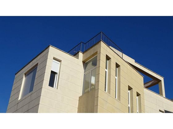 Foto 2 de Casa en venda a Llacuna, La de 3 habitacions amb terrassa i calefacció