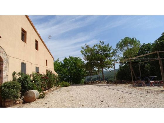 Foto 2 de Casa rural en lloguer a Santa Maria de Miralles de 6 habitacions amb piscina i jardí
