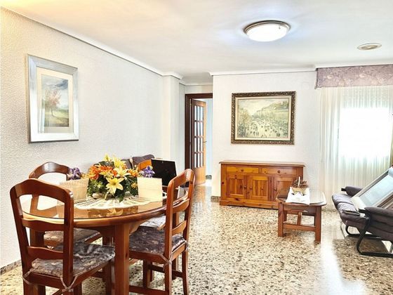 Foto 2 de Casa en venda a Centro - Almazora/Almassora de 4 habitacions amb terrassa i aire acondicionat