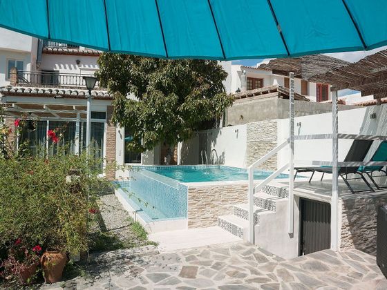 Foto 2 de Venta de casa en Guajares (Los) de 4 habitaciones con terraza y piscina