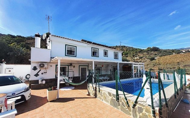 Foto 1 de Casa rural en venda a La Herradura de 3 habitacions amb terrassa i piscina