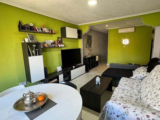 Foto 2 de Venta de piso en calle Pascual de la Mata de 2 habitaciones con aire acondicionado y calefacción