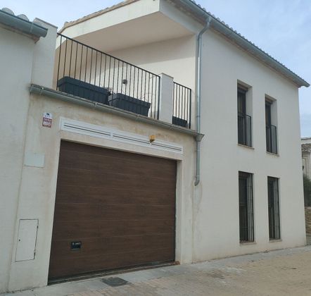 Foto 1 de Venta de casa en Benicalap de 5 habitaciones con terraza y garaje