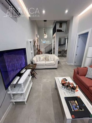 Foto 2 de Alquiler de piso en Prosperidad - Camino de las Aguas de 2 habitaciones con muebles y aire acondicionado