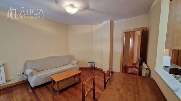 Foto 1 de Pis en lloguer a Universidad - Dominicos de 2 habitacions amb mobles i calefacció