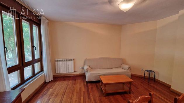 Foto 2 de Pis en lloguer a Universidad - Dominicos de 2 habitacions amb mobles i calefacció