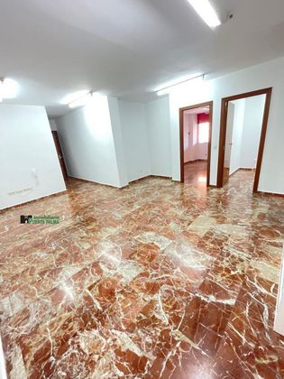 Foto 1 de Oficina en alquiler en Huerta Rosales - Valdepasillas de 67 m²