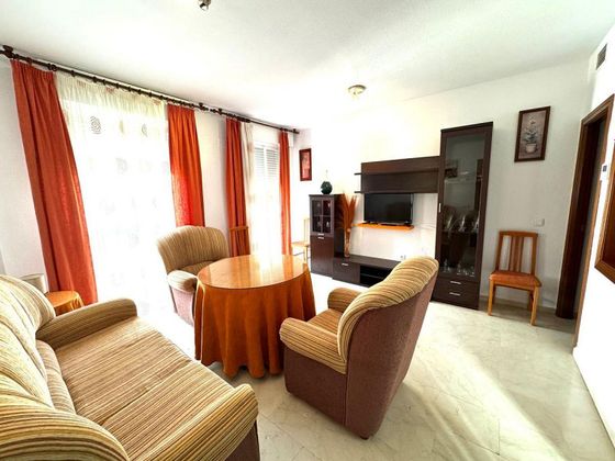 Foto 1 de Pis en lloguer a Santa Marina - La Paz de 2 habitacions amb mobles i aire acondicionat