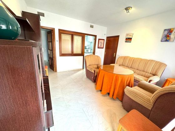 Foto 2 de Pis en lloguer a Santa Marina - La Paz de 2 habitacions amb mobles i aire acondicionat